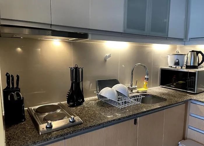 Apartment Getaway 1br One Uptown Bgc With Sound System