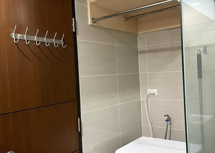 Apartment Getaway 1br One Uptown Bgc With Sound System *