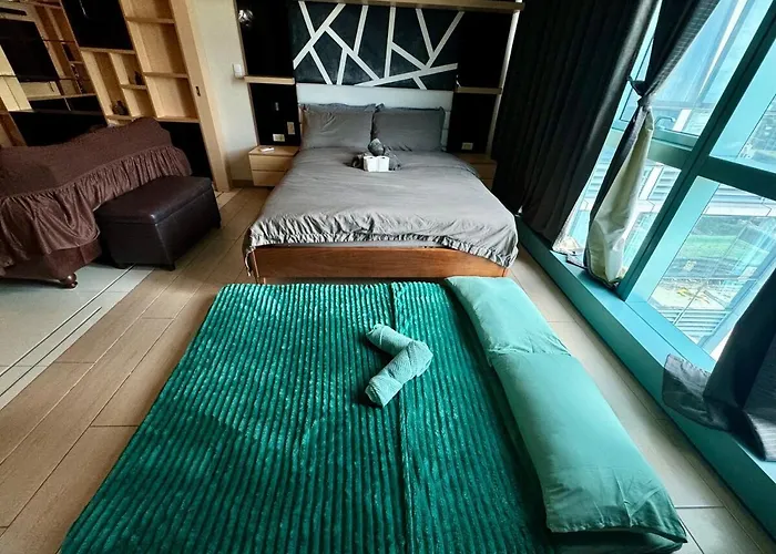 Getaway 1br One Uptown Bgc With Sound System